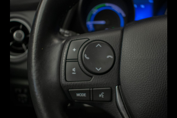 Toyota Auris Touring Sports 1.8 Hybrid Dynamic Go Sport (NAVI,CAMERA,CLIMATE,CRUISE,PDC,GETINT,DAB,SPORTSTOELEN,LM VELGEN)