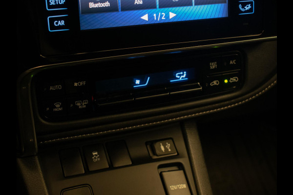 Toyota Auris Touring Sports 1.8 Hybrid Dynamic Go Sport (NAVI,CAMERA,CLIMATE,CRUISE,PDC,GETINT,DAB,SPORTSTOELEN,LM VELGEN)