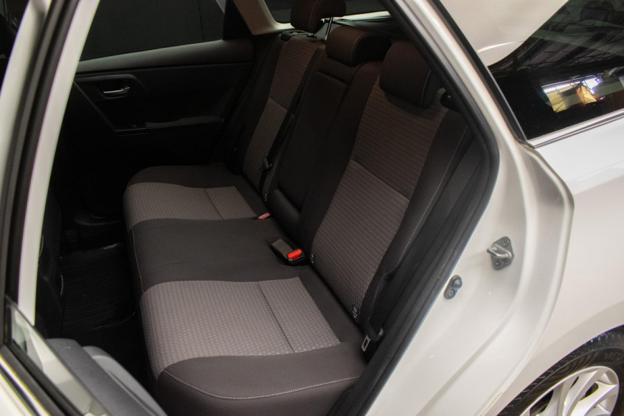 Toyota Auris Touring Sports 1.8 Hybrid Dynamic Go Sport (NAVI,CAMERA,CLIMATE,CRUISE,PDC,GETINT,DAB,SPORTSTOELEN,LM VELGEN)