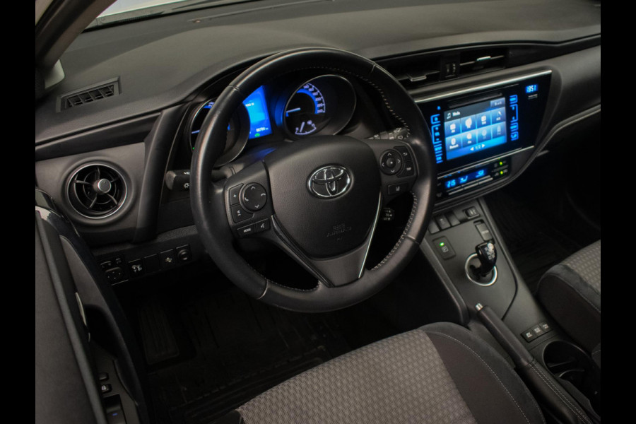Toyota Auris Touring Sports 1.8 Hybrid Dynamic Go Sport (NAVI,CAMERA,CLIMATE,CRUISE,PDC,GETINT,DAB,SPORTSTOELEN,LM VELGEN)