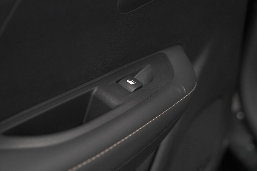 Peugeot 208 PureTech 100 Allure | Parkeersensoren | Navigatie | Apple Carplay Peugeot 208 PureTech 100 Allure | Parkeersensoren | Navigatie | Apple Carplay