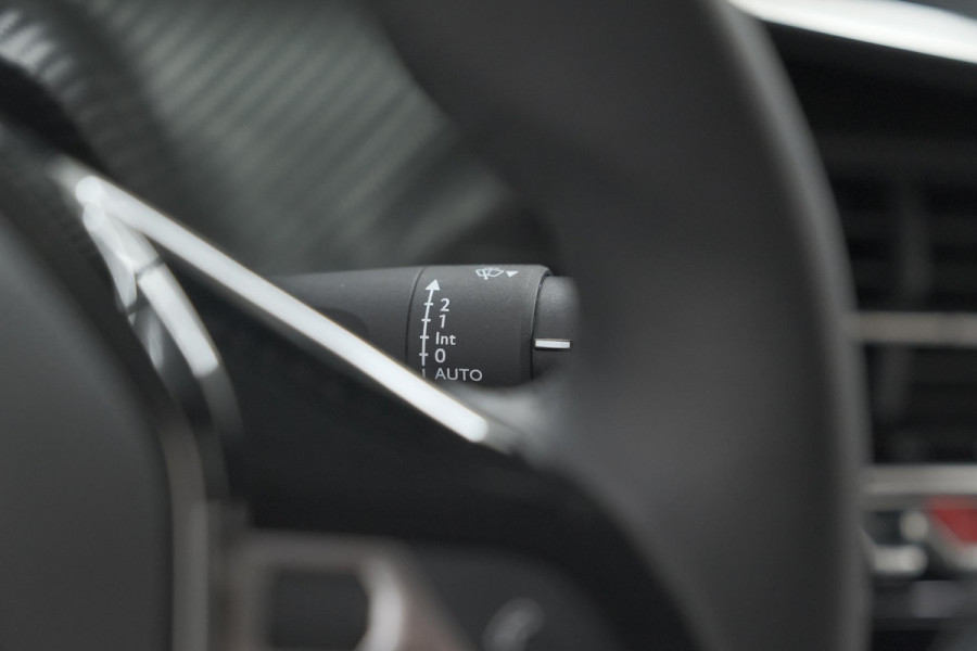 Peugeot 208 PureTech 100 Allure | Parkeersensoren | Navigatie | Apple Carplay Peugeot 208 PureTech 100 Allure | Parkeersensoren | Navigatie | Apple Carplay