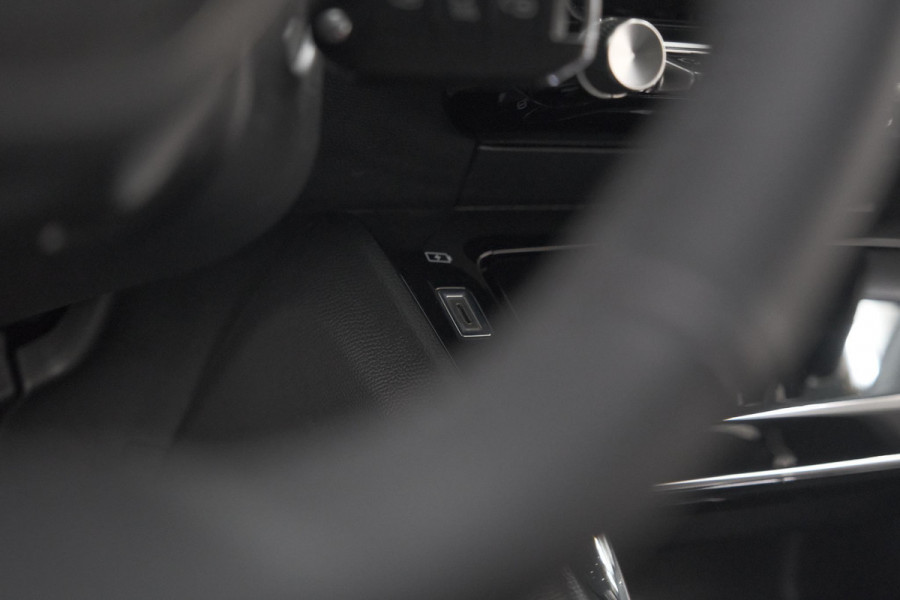 Peugeot 208 PureTech 100 Allure | Parkeersensoren | Navigatie | Apple Carplay Peugeot 208 PureTech 100 Allure | Parkeersensoren | Navigatie | Apple Carplay