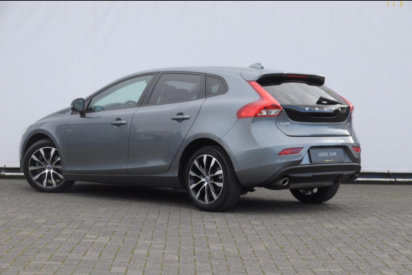 Volvo V40 T3 152PK Dynamic Edition / Cruise control / Panoramadak / Parkeeren met camera / Harman kardon audio / Standkachel / Stoelverwarming