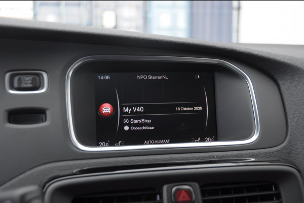 Volvo V40 T3 152PK Dynamic Edition / Cruise control / Panoramadak / Parkeeren met camera / Harman kardon audio / Standkachel / Stoelverwarming