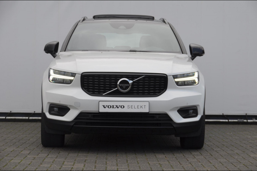 Volvo XC40 T5 262PK Automaat Recharge R-Design / BLIS / Stoel - en stuurwielverwarming / Leder met alcantara interieur / Parkeersensoren met 360 camera / Keyless entry / Elektrische stoelen met geheugen / Panoramadak / Harman kardon Volvo XC40 T5 262PK Automaat Recharge R-Design / BLIS / Stoel - en stuurwielverwarming / Leder met alcantara interieur / Parkeersensoren met 360 camera / Keyless entry / Elektrische stoelen met geheugen / Panoramadak / Harman kardon