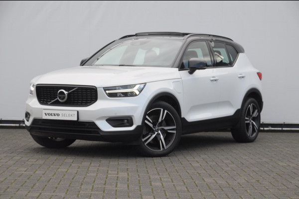 Volvo XC40 T5 262PK Automaat Recharge R-Design / BLIS / Stoel - en stuurwielverwarming / Leder met alcantara interieur / Parkeersensoren met 360 camera / Keyless entry / Elektrische stoelen met geheugen / Panoramadak / Harman kardon Volvo XC40 T5 262PK Automaat Recharge R-Design / BLIS / Stoel - en stuurwielverwarming / Leder met alcantara interieur / Parkeersensoren met 360 camera / Keyless entry / Elektrische stoelen met geheugen / Panoramadak / Harman kardon