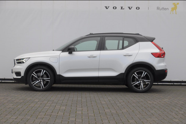 Volvo XC40 T5 262PK Automaat Recharge R-Design / BLIS / Stoel - en stuurwielverwarming / Leder met alcantara interieur / Parkeersensoren met 360 camera / Keyless entry / Elektrische stoelen met geheugen / Panoramadak / Harman kardon Volvo XC40 T5 262PK Automaat Recharge R-Design / BLIS / Stoel - en stuurwielverwarming / Leder met alcantara interieur / Parkeersensoren met 360 camera / Keyless entry / Elektrische stoelen met geheugen / Panoramadak / Harman kardon
