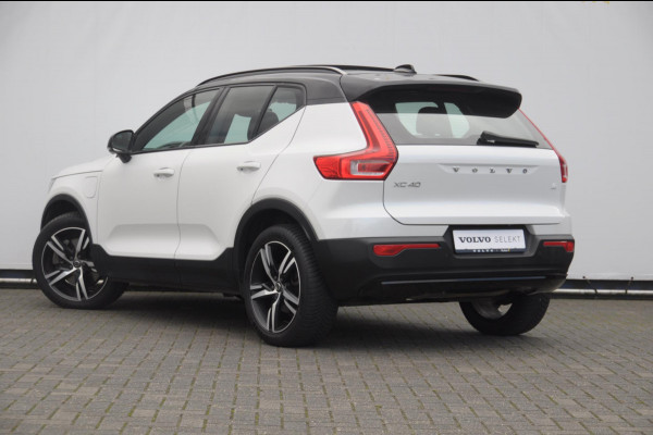 Volvo XC40 T5 262PK Automaat Recharge R-Design / BLIS / Stoel - en stuurwielverwarming / Leder met alcantara interieur / Parkeersensoren met 360 camera / Keyless entry / Elektrische stoelen met geheugen / Panoramadak / Harman kardon Volvo XC40 T5 262PK Automaat Recharge R-Design / BLIS / Stoel - en stuurwielverwarming / Leder met alcantara interieur / Parkeersensoren met 360 camera / Keyless entry / Elektrische stoelen met geheugen / Panoramadak / Harman kardon