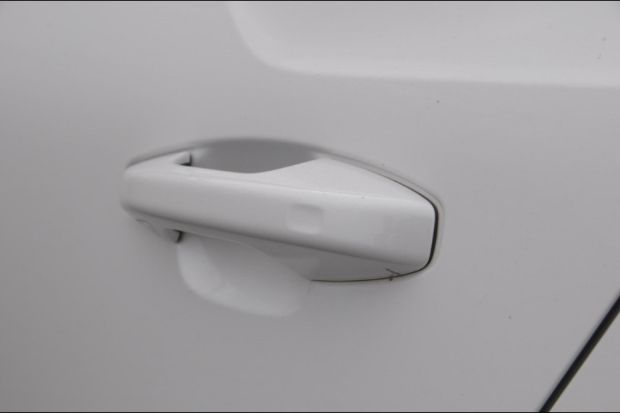 Volvo XC40 T5 262PK Automaat Recharge R-Design / BLIS / Stoel - en stuurwielverwarming / Leder met alcantara interieur / Parkeersensoren met 360 camera / Keyless entry / Elektrische stoelen met geheugen / Panoramadak / Harman kardon Volvo XC40 T5 262PK Automaat Recharge R-Design / BLIS / Stoel - en stuurwielverwarming / Leder met alcantara interieur / Parkeersensoren met 360 camera / Keyless entry / Elektrische stoelen met geheugen / Panoramadak / Harman kardon