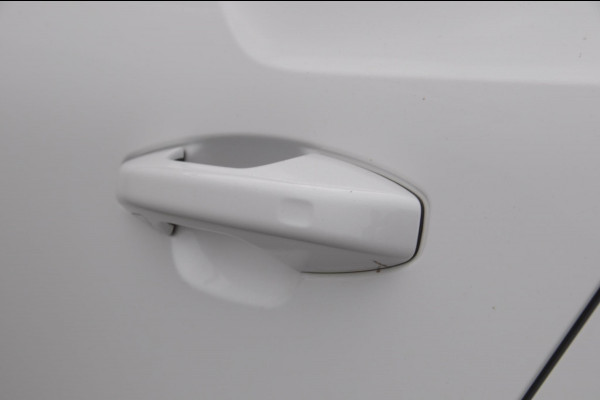 Volvo XC40 T5 262PK Automaat Recharge R-Design / BLIS / Stoel - en stuurwielverwarming / Leder met alcantara interieur / Parkeersensoren met 360 camera / Keyless entry / Elektrische stoelen met geheugen / Panoramadak / Harman kardon Volvo XC40 T5 262PK Automaat Recharge R-Design / BLIS / Stoel - en stuurwielverwarming / Leder met alcantara interieur / Parkeersensoren met 360 camera / Keyless entry / Elektrische stoelen met geheugen / Panoramadak / Harman kardon