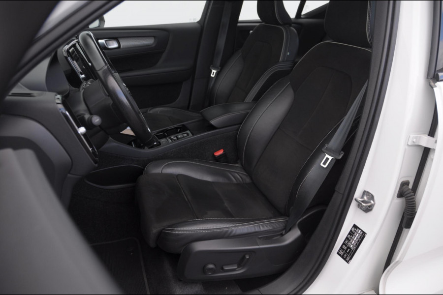 Volvo XC40 T5 262PK Automaat Recharge R-Design / BLIS / Stoel - en stuurwielverwarming / Leder met alcantara interieur / Parkeersensoren met 360 camera / Keyless entry / Elektrische stoelen met geheugen / Panoramadak / Harman kardon Volvo XC40 T5 262PK Automaat Recharge R-Design / BLIS / Stoel - en stuurwielverwarming / Leder met alcantara interieur / Parkeersensoren met 360 camera / Keyless entry / Elektrische stoelen met geheugen / Panoramadak / Harman kardon