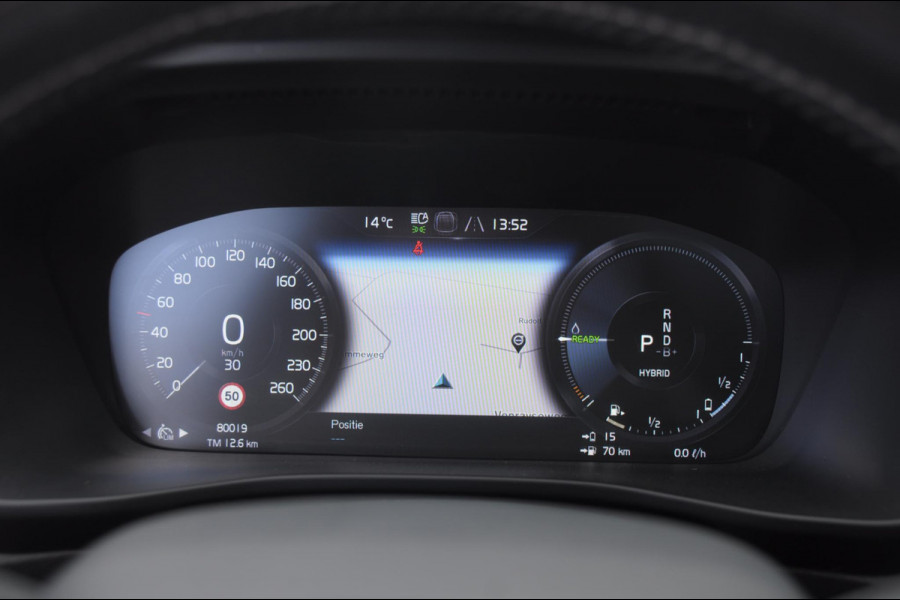 Volvo XC40 T5 262PK Automaat Recharge R-Design / BLIS / Stoel - en stuurwielverwarming / Leder met alcantara interieur / Parkeersensoren met 360 camera / Keyless entry / Elektrische stoelen met geheugen / Panoramadak / Harman kardon Volvo XC40 T5 262PK Automaat Recharge R-Design / BLIS / Stoel - en stuurwielverwarming / Leder met alcantara interieur / Parkeersensoren met 360 camera / Keyless entry / Elektrische stoelen met geheugen / Panoramadak / Harman kardon