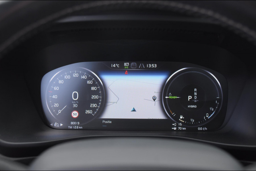 Volvo XC40 T5 262PK Automaat Recharge R-Design / BLIS / Stoel - en stuurwielverwarming / Leder met alcantara interieur / Parkeersensoren met 360 camera / Keyless entry / Elektrische stoelen met geheugen / Panoramadak / Harman kardon Volvo XC40 T5 262PK Automaat Recharge R-Design / BLIS / Stoel - en stuurwielverwarming / Leder met alcantara interieur / Parkeersensoren met 360 camera / Keyless entry / Elektrische stoelen met geheugen / Panoramadak / Harman kardon