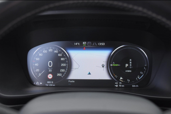 Volvo XC40 T5 262PK Automaat Recharge R-Design / BLIS / Stoel - en stuurwielverwarming / Leder met alcantara interieur / Parkeersensoren met 360 camera / Keyless entry / Elektrische stoelen met geheugen / Panoramadak / Harman kardon Volvo XC40 T5 262PK Automaat Recharge R-Design / BLIS / Stoel - en stuurwielverwarming / Leder met alcantara interieur / Parkeersensoren met 360 camera / Keyless entry / Elektrische stoelen met geheugen / Panoramadak / Harman kardon