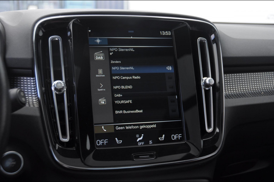 Volvo XC40 T5 262PK Automaat Recharge R-Design / BLIS / Stoel - en stuurwielverwarming / Leder met alcantara interieur / Parkeersensoren met 360 camera / Keyless entry / Elektrische stoelen met geheugen / Panoramadak / Harman kardon Volvo XC40 T5 262PK Automaat Recharge R-Design / BLIS / Stoel - en stuurwielverwarming / Leder met alcantara interieur / Parkeersensoren met 360 camera / Keyless entry / Elektrische stoelen met geheugen / Panoramadak / Harman kardon