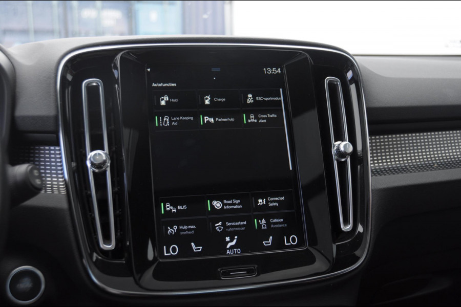 Volvo XC40 T5 262PK Automaat Recharge R-Design / BLIS / Stoel - en stuurwielverwarming / Leder met alcantara interieur / Parkeersensoren met 360 camera / Keyless entry / Elektrische stoelen met geheugen / Panoramadak / Harman kardon Volvo XC40 T5 262PK Automaat Recharge R-Design / BLIS / Stoel - en stuurwielverwarming / Leder met alcantara interieur / Parkeersensoren met 360 camera / Keyless entry / Elektrische stoelen met geheugen / Panoramadak / Harman kardon