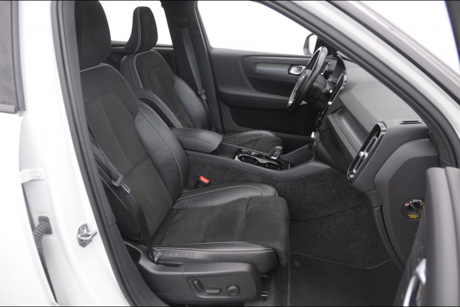 Volvo XC40 T5 262PK Automaat Recharge R-Design / BLIS / Stoel - en stuurwielverwarming / Leder met alcantara interieur / Parkeersensoren met 360 camera / Keyless entry / Elektrische stoelen met geheugen / Panoramadak / Harman kardon Volvo XC40 T5 262PK Automaat Recharge R-Design / BLIS / Stoel - en stuurwielverwarming / Leder met alcantara interieur / Parkeersensoren met 360 camera / Keyless entry / Elektrische stoelen met geheugen / Panoramadak / Harman kardon