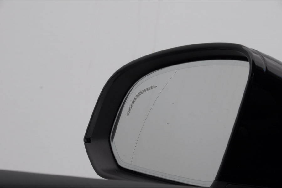 Volvo XC40 T5 262PK Automaat Recharge R-Design / BLIS / Stoel - en stuurwielverwarming / Leder met alcantara interieur / Parkeersensoren met 360 camera / Keyless entry / Elektrische stoelen met geheugen / Panoramadak / Harman kardon Volvo XC40 T5 262PK Automaat Recharge R-Design / BLIS / Stoel - en stuurwielverwarming / Leder met alcantara interieur / Parkeersensoren met 360 camera / Keyless entry / Elektrische stoelen met geheugen / Panoramadak / Harman kardon