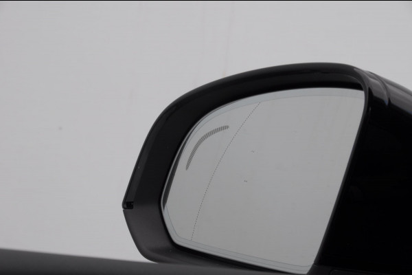 Volvo XC40 T5 262PK Automaat Recharge R-Design / BLIS / Stoel - en stuurwielverwarming / Leder met alcantara interieur / Parkeersensoren met 360 camera / Keyless entry / Elektrische stoelen met geheugen / Panoramadak / Harman kardon Volvo XC40 T5 262PK Automaat Recharge R-Design / BLIS / Stoel - en stuurwielverwarming / Leder met alcantara interieur / Parkeersensoren met 360 camera / Keyless entry / Elektrische stoelen met geheugen / Panoramadak / Harman kardon