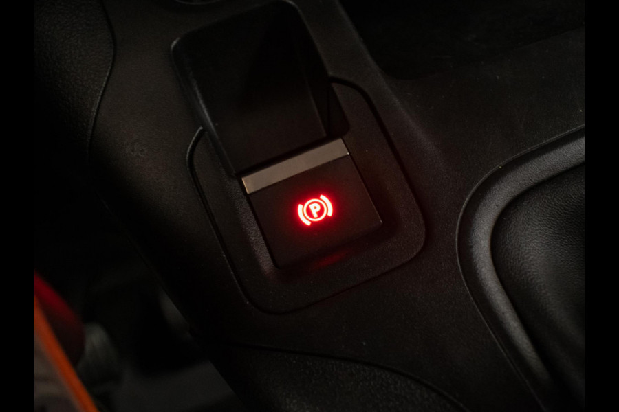 Peugeot Partner 1.5 BlueHDI Premium Sport (CLIMATE,BLUETOOTH,PDC,SCHUIFDEUR,DAB,LED,SPORTSTOELEN,TREKHAAK,NIEUWE APK,NETTE STAAT)