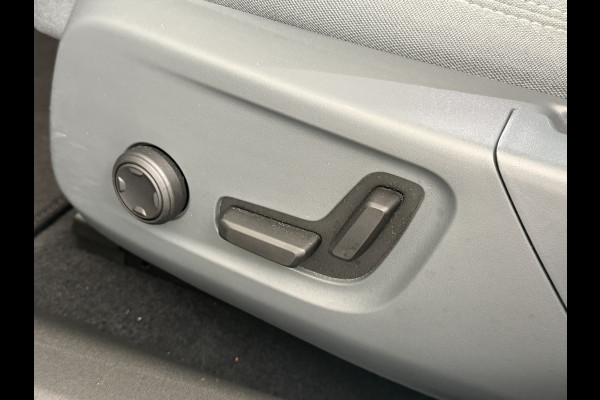 Polestar 2 AUT. 408 pk Long Range Dual Motor SOH 97,5% 78kWh Panorama-Dak Harman&Kardon® Electr.Stoelen Verwarmd+Achterbank+Stuur Adaptive- Verkeersbord detectie Regen-Lichtsensor Virtual-Cockpit Home-Link Bots waarschuwing Autonoom-Rem Lane Assist Keyless Connected 1e Eigenaar Origineel Nederlandse Auto 1.500kg Trekvermogen 660Nm! € 61.000 nieuw!