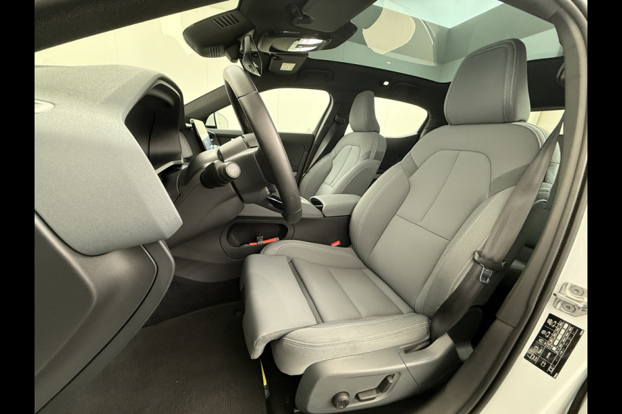 Polestar 2 AUT. 408 pk Long Range Dual Motor SOH 97,5% 78kWh Panorama-Dak Harman&Kardon® Electr.Stoelen Verwarmd+Achterbank+Stuur Adaptive- Verkeersbord detectie Regen-Lichtsensor Virtual-Cockpit Home-Link Bots waarschuwing Autonoom-Rem Lane Assist Keyless Connected 1e Eigenaar Origineel Nederlandse Auto 1.500kg Trekvermogen 660Nm! € 61.000 nieuw!