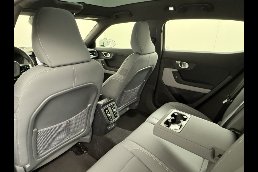 Polestar 2 AUT. 408 pk Long Range Dual Motor SOH 97,5% 78kWh Panorama-Dak Harman&Kardon® Electr.Stoelen Verwarmd+Achterbank+Stuur Adaptive- Verkeersbord detectie Regen-Lichtsensor Virtual-Cockpit Home-Link Bots waarschuwing Autonoom-Rem Lane Assist Keyless Connected 1e Eigenaar Origineel Nederlandse Auto 1.500kg Trekvermogen 660Nm! € 61.000 nieuw!