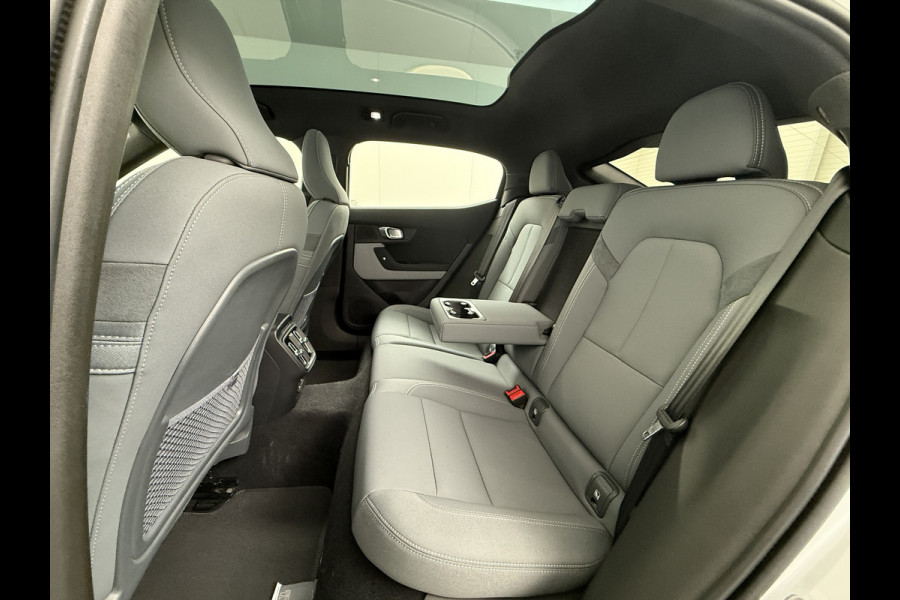 Polestar 2 AUT. 408 pk Long Range Dual Motor SOH 97,5% 78kWh Panorama-Dak Harman&Kardon® Electr.Stoelen Verwarmd+Achterbank+Stuur Adaptive- Verkeersbord detectie Regen-Lichtsensor Virtual-Cockpit Home-Link Bots waarschuwing Autonoom-Rem Lane Assist Keyless Connected 1e Eigenaar Origineel Nederlandse Auto 1.500kg Trekvermogen 660Nm! € 61.000 nieuw!