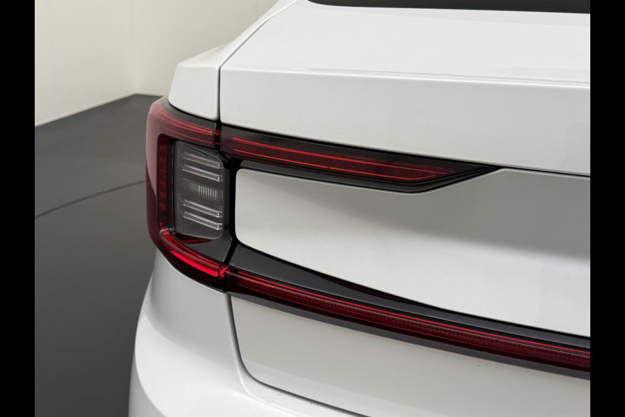 Polestar 2 AUT. 408 pk Long Range Dual Motor SOH 97,5% 78kWh Panorama-Dak Harman&Kardon® Electr.Stoelen Verwarmd+Achterbank+Stuur Adaptive- Verkeersbord detectie Regen-Lichtsensor Virtual-Cockpit Home-Link Bots waarschuwing Autonoom-Rem Lane Assist Keyless Connected 1e Eigenaar Origineel Nederlandse Auto 1.500kg Trekvermogen 660Nm! € 61.000 nieuw!