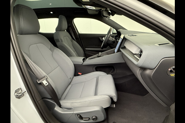 Polestar 2 AUT. 408 pk Long Range Dual Motor SOH 97,5% 78kWh Panorama-Dak Harman&Kardon® Electr.Stoelen Verwarmd+Achterbank+Stuur Adaptive- Verkeersbord detectie Regen-Lichtsensor Virtual-Cockpit Home-Link Bots waarschuwing Autonoom-Rem Lane Assist Keyless Connected 1e Eigenaar Origineel Nederlandse Auto 1.500kg Trekvermogen 660Nm! € 61.000 nieuw!