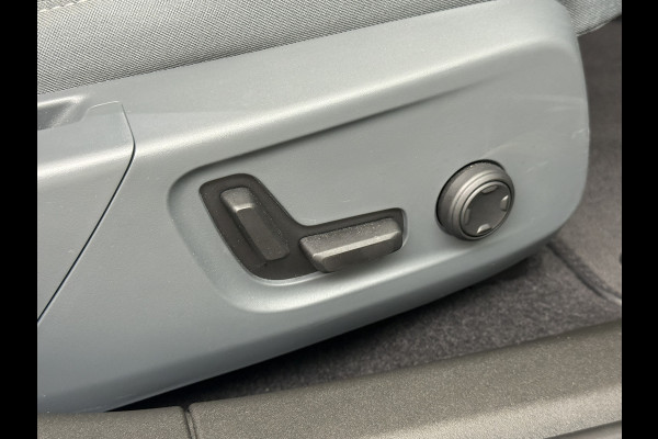 Polestar 2 AUT. 408 pk Long Range Dual Motor SOH 97,5% 78kWh Panorama-Dak Harman&Kardon® Electr.Stoelen Verwarmd+Achterbank+Stuur Adaptive- Verkeersbord detectie Regen-Lichtsensor Virtual-Cockpit Home-Link Bots waarschuwing Autonoom-Rem Lane Assist Keyless Connected 1e Eigenaar Origineel Nederlandse Auto 1.500kg Trekvermogen 660Nm! € 61.000 nieuw!