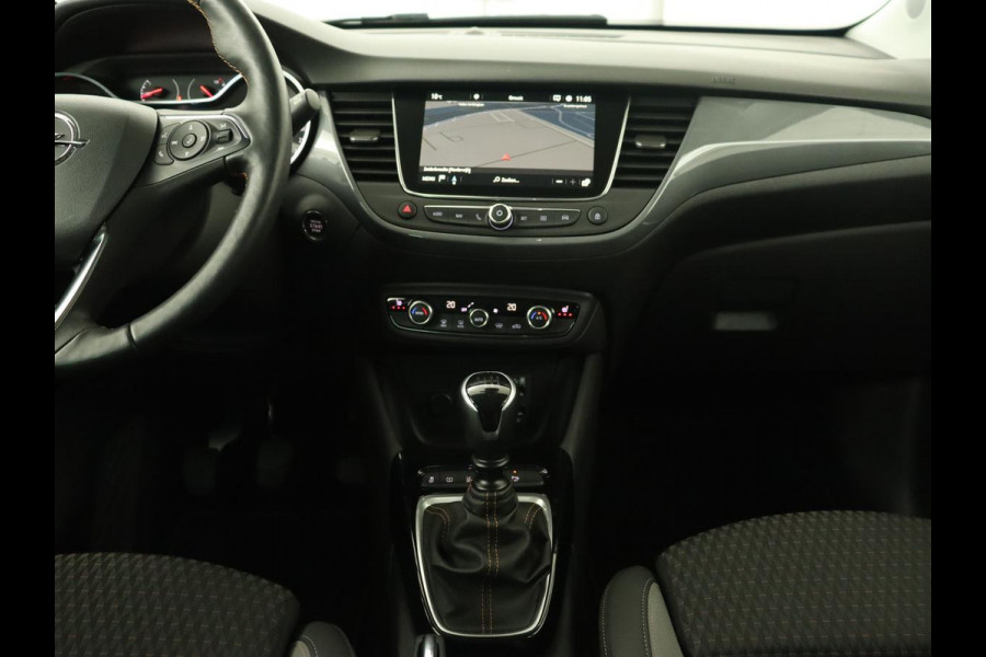 Opel Crossland X 1.2 Turbo Innovation | 44.100km NAP | Stoelverwarming | Camera | Trekhaak | Carplay | Dodehoek detectie | Navigatie | Keyless | Climate control | Cruise control | Park Assist | Full LED