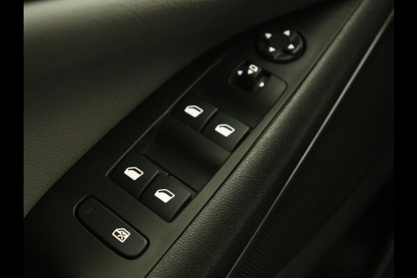 Opel Crossland X 1.2 Turbo Innovation | 44.100km NAP | Stoelverwarming | Camera | Trekhaak | Carplay | Dodehoek detectie | Navigatie | Keyless | Climate control | Cruise control | Park Assist | Full LED