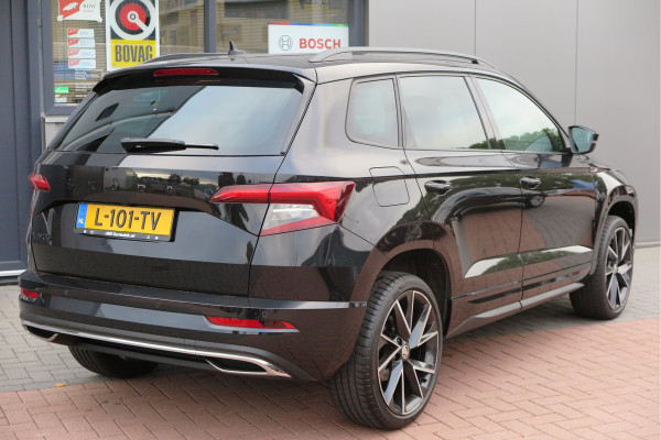 Škoda Karoq 1.5 TSI ACT 150pk Sportline Business Stoelverwarming , Led verlichting , DAB+ radio , Carplay ,Canton sound systeem, Achteruitrijcamera , Parkeersensoren ,Electr. achterklep ,etc. Škoda Karoq 1.5 TSI ACT 150pk Sportline Business Stoelverwarming , Led verlichting , DAB+ radio , Carplay ,Canton sound systeem, Achteruitrijcamera , Parkeersensoren ,Electr. achterklep ,etc.