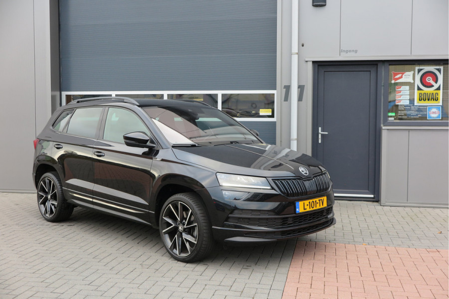 Škoda Karoq 1.5 TSI ACT 150pk Sportline Business Stoelverwarming , Led verlichting , DAB+ radio , Carplay ,Canton sound systeem, Achteruitrijcamera , Parkeersensoren ,Electr. achterklep ,etc. Škoda Karoq 1.5 TSI ACT 150pk Sportline Business Stoelverwarming , Led verlichting , DAB+ radio , Carplay ,Canton sound systeem, Achteruitrijcamera , Parkeersensoren ,Electr. achterklep ,etc.