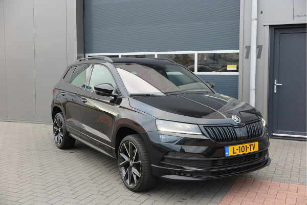Škoda Karoq 1.5 TSI ACT 150pk Sportline Business Stoelverwarming , Led verlichting , DAB+ radio , Carplay ,Canton sound systeem, Achteruitrijcamera , Parkeersensoren ,Electr. achterklep ,etc. Škoda Karoq 1.5 TSI ACT 150pk Sportline Business Stoelverwarming , Led verlichting , DAB+ radio , Carplay ,Canton sound systeem, Achteruitrijcamera , Parkeersensoren ,Electr. achterklep ,etc.