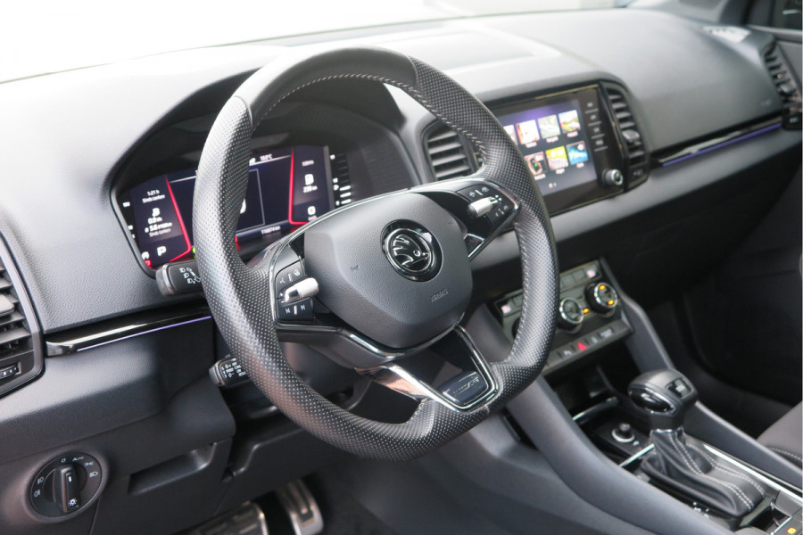 Škoda Karoq 1.5 TSI ACT 150pk Sportline Business Stoelverwarming , Led verlichting , DAB+ radio , Carplay ,Canton sound systeem, Achteruitrijcamera , Parkeersensoren ,Electr. achterklep ,etc. Škoda Karoq 1.5 TSI ACT 150pk Sportline Business Stoelverwarming , Led verlichting , DAB+ radio , Carplay ,Canton sound systeem, Achteruitrijcamera , Parkeersensoren ,Electr. achterklep ,etc.