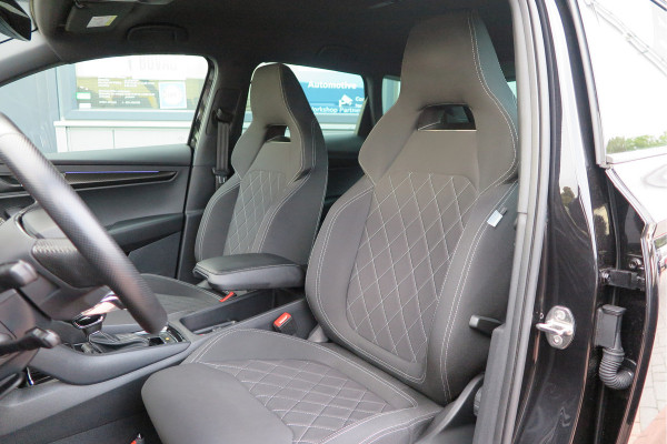 Škoda Karoq 1.5 TSI ACT 150pk Sportline Business Stoelverwarming , Led verlichting , DAB+ radio , Carplay ,Canton sound systeem, Achteruitrijcamera , Parkeersensoren ,Electr. achterklep ,etc. Škoda Karoq 1.5 TSI ACT 150pk Sportline Business Stoelverwarming , Led verlichting , DAB+ radio , Carplay ,Canton sound systeem, Achteruitrijcamera , Parkeersensoren ,Electr. achterklep ,etc.