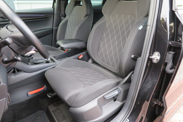 Škoda Karoq 1.5 TSI ACT 150pk Sportline Business Stoelverwarming , Led verlichting , DAB+ radio , Carplay ,Canton sound systeem, Achteruitrijcamera , Parkeersensoren ,Electr. achterklep ,etc. Škoda Karoq 1.5 TSI ACT 150pk Sportline Business Stoelverwarming , Led verlichting , DAB+ radio , Carplay ,Canton sound systeem, Achteruitrijcamera , Parkeersensoren ,Electr. achterklep ,etc.