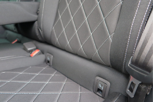 Škoda Karoq 1.5 TSI ACT 150pk Sportline Business Stoelverwarming , Led verlichting , DAB+ radio , Carplay ,Canton sound systeem, Achteruitrijcamera , Parkeersensoren ,Electr. achterklep ,etc. Škoda Karoq 1.5 TSI ACT 150pk Sportline Business Stoelverwarming , Led verlichting , DAB+ radio , Carplay ,Canton sound systeem, Achteruitrijcamera , Parkeersensoren ,Electr. achterklep ,etc.