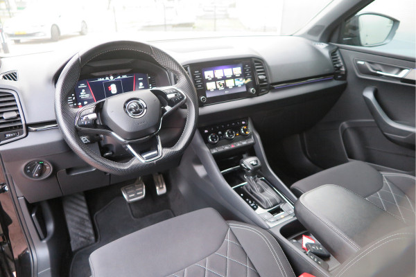 Škoda Karoq 1.5 TSI ACT 150pk Sportline Business Stoelverwarming , Led verlichting , DAB+ radio , Carplay ,Canton sound systeem, Achteruitrijcamera , Parkeersensoren ,Electr. achterklep ,etc. Škoda Karoq 1.5 TSI ACT 150pk Sportline Business Stoelverwarming , Led verlichting , DAB+ radio , Carplay ,Canton sound systeem, Achteruitrijcamera , Parkeersensoren ,Electr. achterklep ,etc.