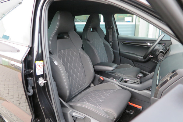 Škoda Karoq 1.5 TSI ACT 150pk Sportline Business Stoelverwarming , Led verlichting , DAB+ radio , Carplay ,Canton sound systeem, Achteruitrijcamera , Parkeersensoren ,Electr. achterklep ,etc. Škoda Karoq 1.5 TSI ACT 150pk Sportline Business Stoelverwarming , Led verlichting , DAB+ radio , Carplay ,Canton sound systeem, Achteruitrijcamera , Parkeersensoren ,Electr. achterklep ,etc.