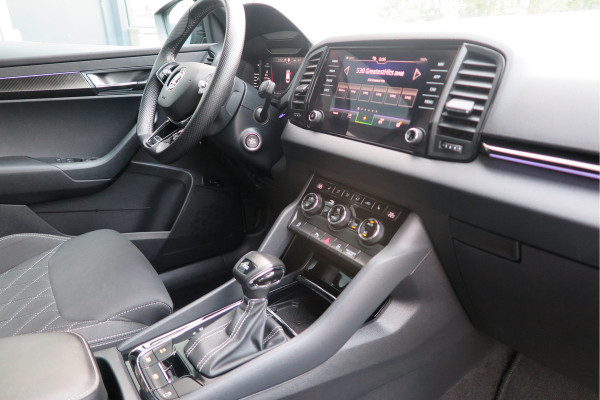 Škoda Karoq 1.5 TSI ACT 150pk Sportline Business Stoelverwarming , Led verlichting , DAB+ radio , Carplay ,Canton sound systeem, Achteruitrijcamera , Parkeersensoren ,Electr. achterklep ,etc. Škoda Karoq 1.5 TSI ACT 150pk Sportline Business Stoelverwarming , Led verlichting , DAB+ radio , Carplay ,Canton sound systeem, Achteruitrijcamera , Parkeersensoren ,Electr. achterklep ,etc.