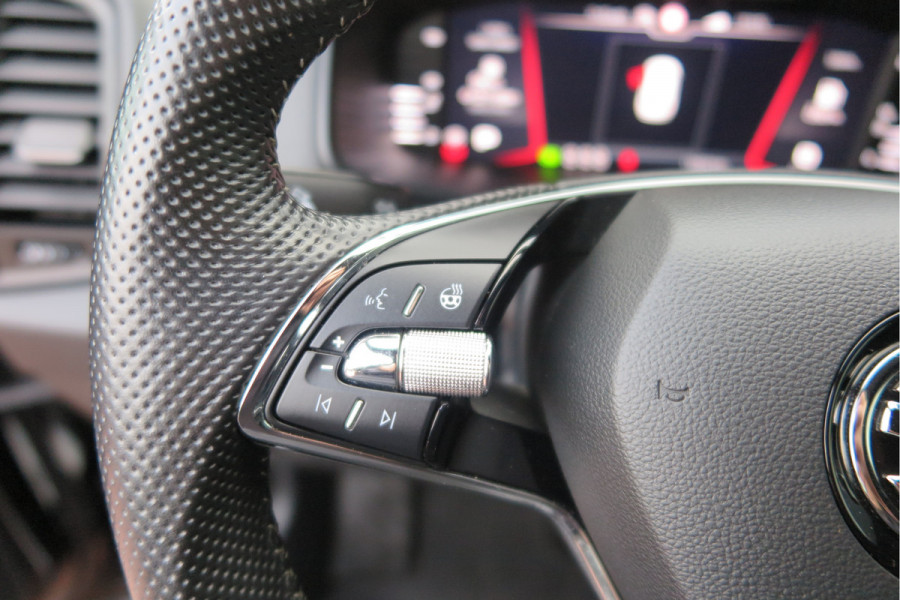 Škoda Karoq 1.5 TSI ACT 150pk Sportline Business Stoelverwarming , Led verlichting , DAB+ radio , Carplay ,Canton sound systeem, Achteruitrijcamera , Parkeersensoren ,Electr. achterklep ,etc. Škoda Karoq 1.5 TSI ACT 150pk Sportline Business Stoelverwarming , Led verlichting , DAB+ radio , Carplay ,Canton sound systeem, Achteruitrijcamera , Parkeersensoren ,Electr. achterklep ,etc.