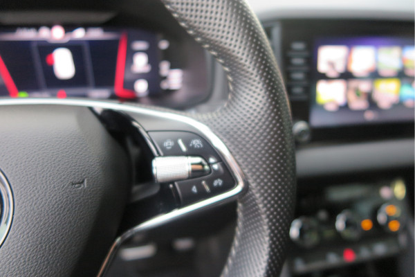 Škoda Karoq 1.5 TSI ACT 150pk Sportline Business Stoelverwarming , Led verlichting , DAB+ radio , Carplay ,Canton sound systeem, Achteruitrijcamera , Parkeersensoren ,Electr. achterklep ,etc. Škoda Karoq 1.5 TSI ACT 150pk Sportline Business Stoelverwarming , Led verlichting , DAB+ radio , Carplay ,Canton sound systeem, Achteruitrijcamera , Parkeersensoren ,Electr. achterklep ,etc.