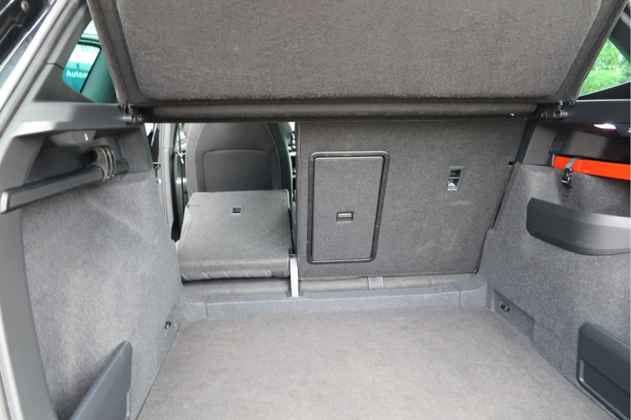 Škoda Karoq 1.5 TSI ACT 150pk Sportline Business Stoelverwarming , Led verlichting , DAB+ radio , Carplay ,Canton sound systeem, Achteruitrijcamera , Parkeersensoren ,Electr. achterklep ,etc. Škoda Karoq 1.5 TSI ACT 150pk Sportline Business Stoelverwarming , Led verlichting , DAB+ radio , Carplay ,Canton sound systeem, Achteruitrijcamera , Parkeersensoren ,Electr. achterklep ,etc.