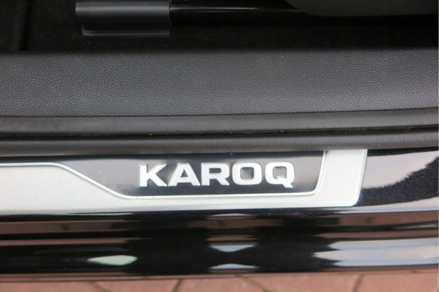 Škoda Karoq 1.5 TSI ACT 150pk Sportline Business Stoelverwarming , Led verlichting , DAB+ radio , Carplay ,Canton sound systeem, Achteruitrijcamera , Parkeersensoren ,Electr. achterklep ,etc. Škoda Karoq 1.5 TSI ACT 150pk Sportline Business Stoelverwarming , Led verlichting , DAB+ radio , Carplay ,Canton sound systeem, Achteruitrijcamera , Parkeersensoren ,Electr. achterklep ,etc.