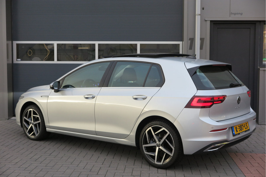 Volkswagen Golf 1.5 eTSI 150pk DSG 1st Edition ,. Pano, Virtual cockpit, LED verl. Electr. bestuurdersstoel met massage , Navigatie , DAB+ Carplay,  Stoelverw etc. Volkswagen Golf 1.5 eTSI 150pk DSG 1st Edition ,. Pano, Virtual cockpit, LED verl. Electr. bestuurdersstoel met massage , Navigatie , DAB+ Carplay,  Stoelverw etc.