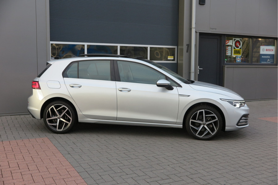 Volkswagen Golf 1.5 eTSI 150pk DSG 1st Edition ,. Pano, Virtual cockpit, LED verl. Electr. bestuurdersstoel met massage , Navigatie , DAB+ Carplay,  Stoelverw etc. Volkswagen Golf 1.5 eTSI 150pk DSG 1st Edition ,. Pano, Virtual cockpit, LED verl. Electr. bestuurdersstoel met massage , Navigatie , DAB+ Carplay,  Stoelverw etc.